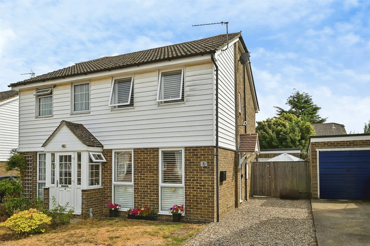 2 bed house for sale — Park Way, Coxheath, Maidstone