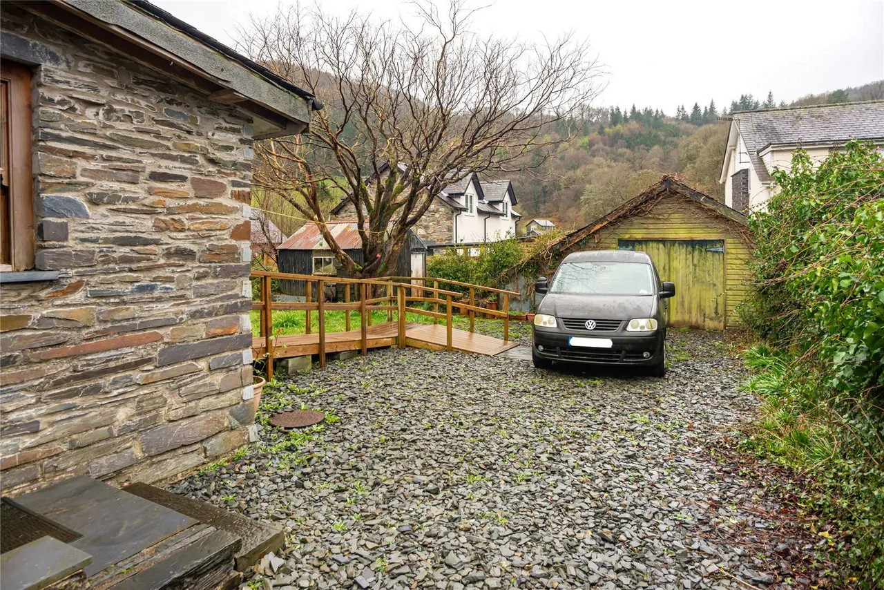 Holyhead Road, Pentre Du, photo 16