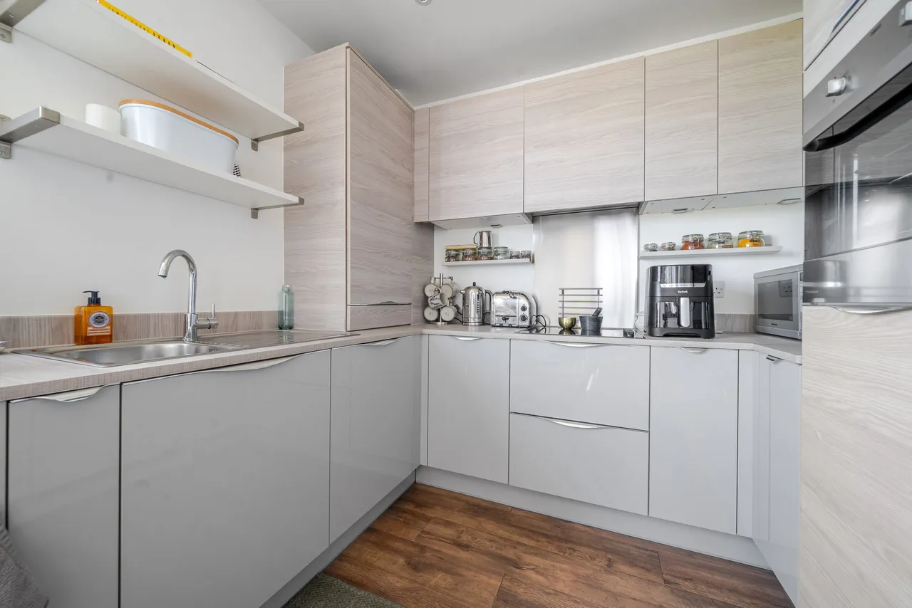 High Road, Whetstone, London, Greater London, N20 0BF, photo 8