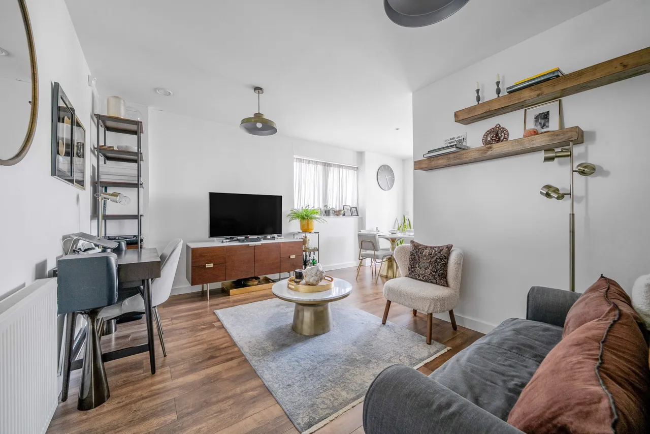 High Road, Whetstone, London, Greater London, N20 0BF, photo 3
