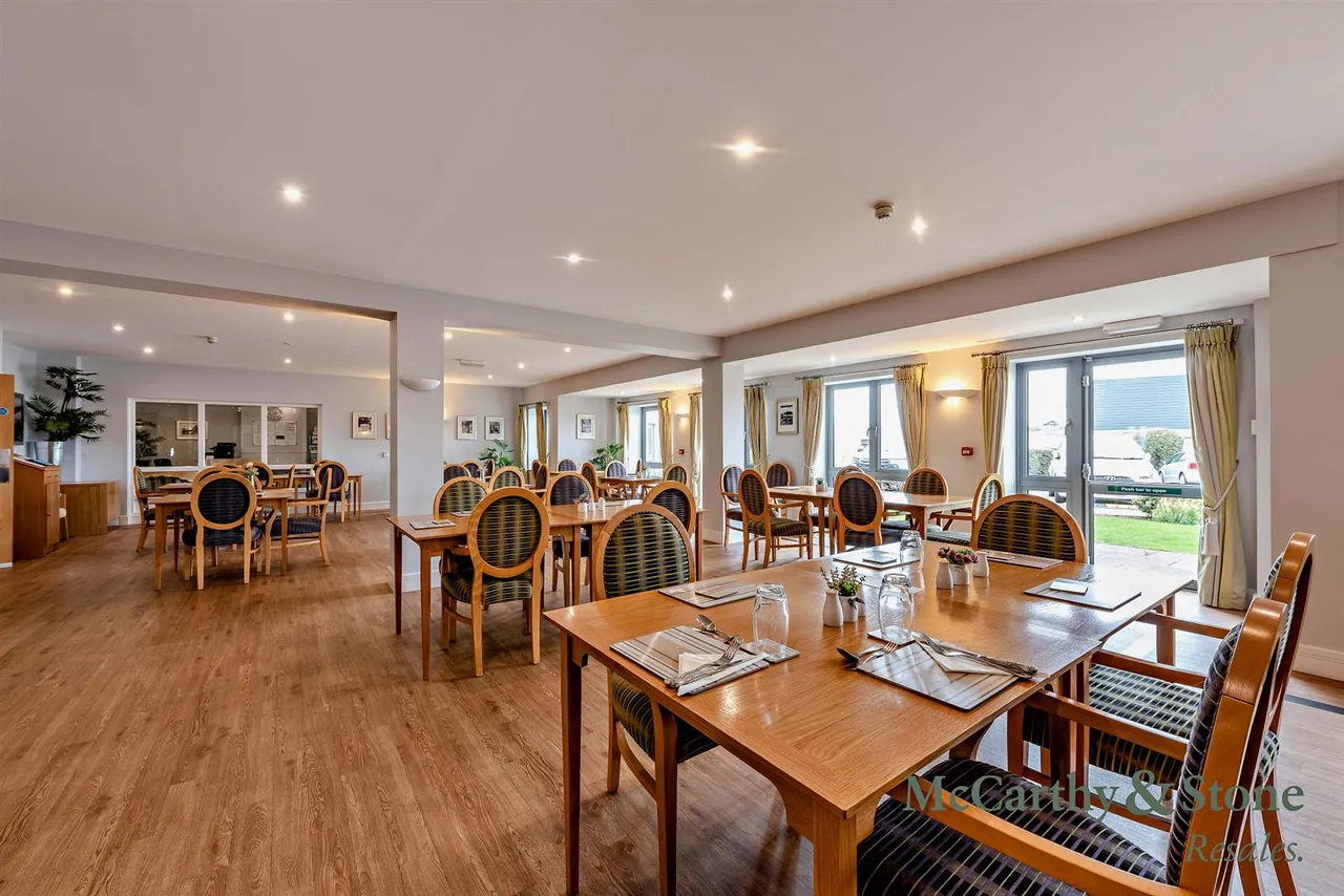 Dane Road, Seaford, BN25, photo 4