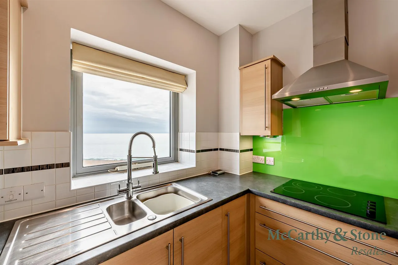 Dane Road, Seaford, BN25, photo 12