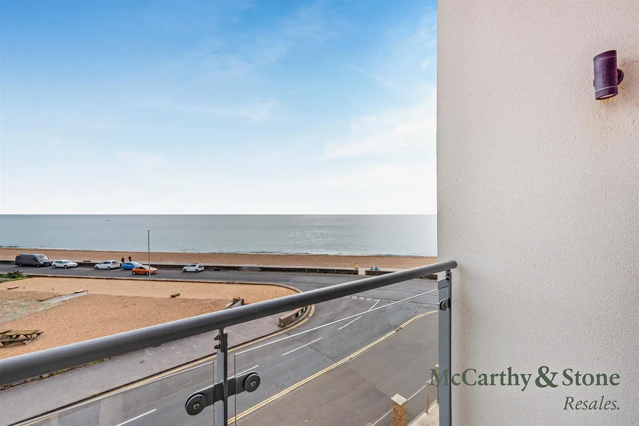 1 bed flat for sale, Dane Road, Seaford, BN25