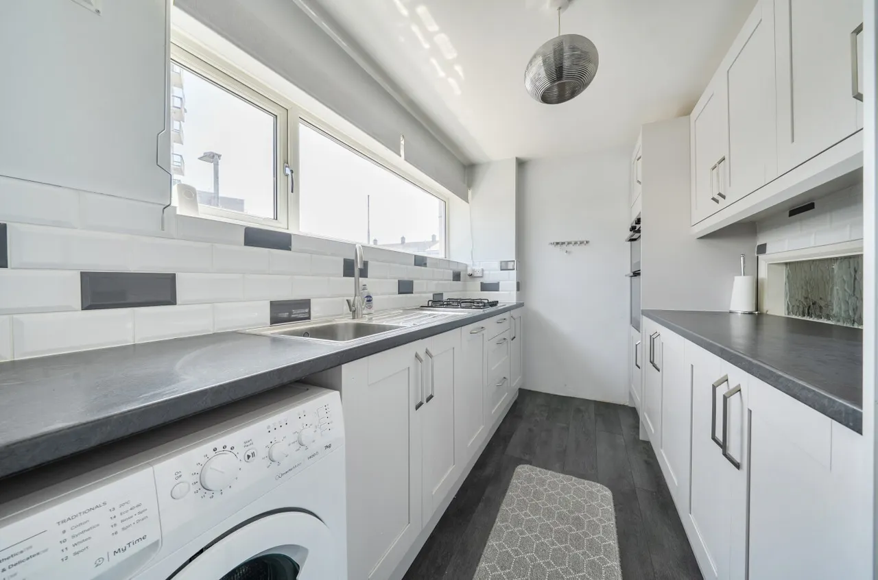 York Terrace, Erith, DA8, photo 17