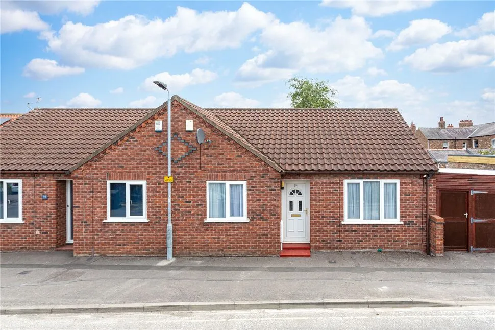 2 bed house for sale — Laburnum Garth, York, North Yorkshire, YO31