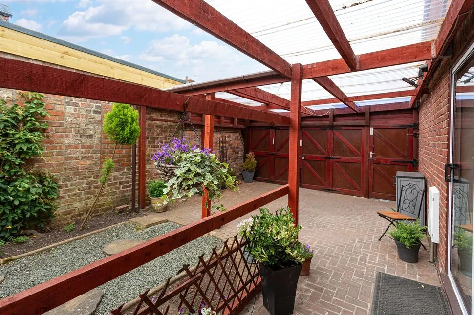 Laburnum Garth, York, North Yorkshire, YO31, photo 4