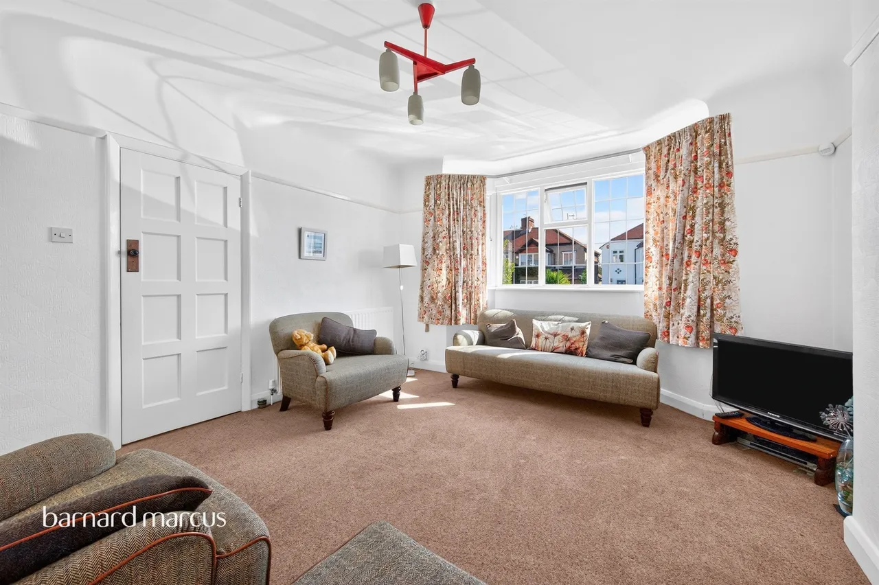 Bramshaw Rise, New Malden, photo 6