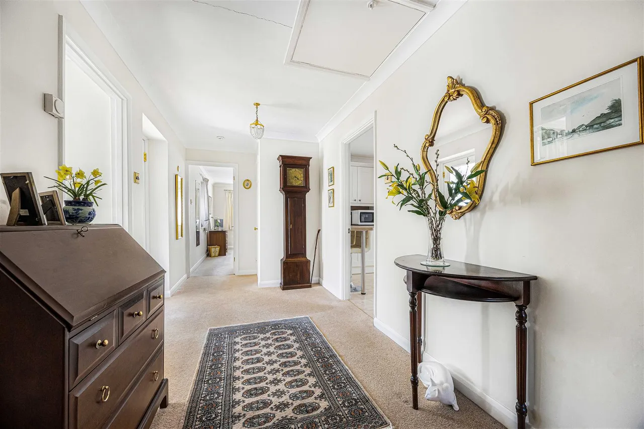 Haldane Road, Caversham, RG4, photo 2