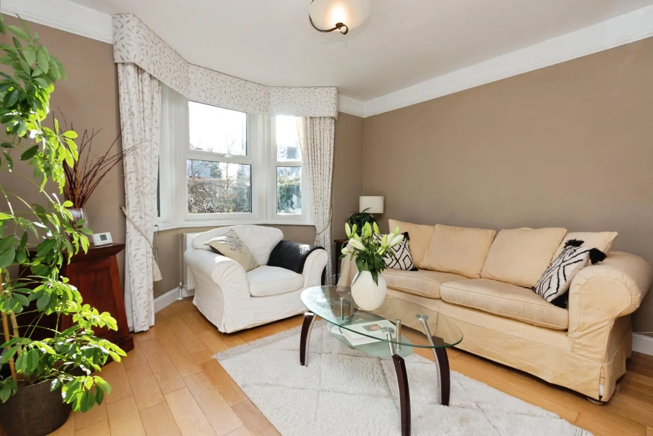 Ridgway Road, Farnham, GU9, photo 3
