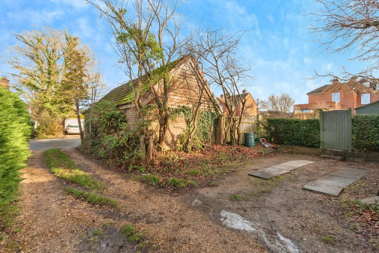 Ridgway Road, Farnham, GU9, photo 25