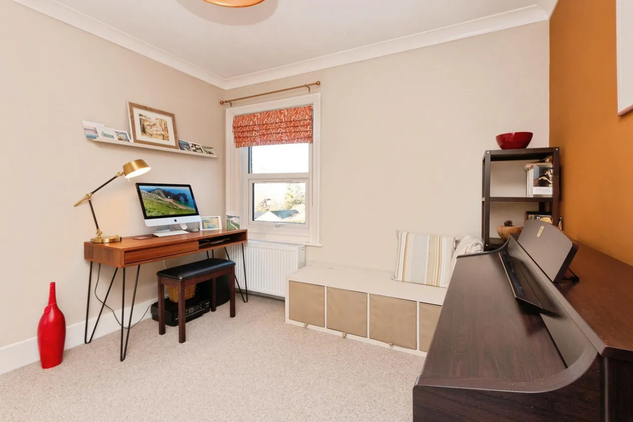 Ridgway Road, Farnham, GU9, photo 17