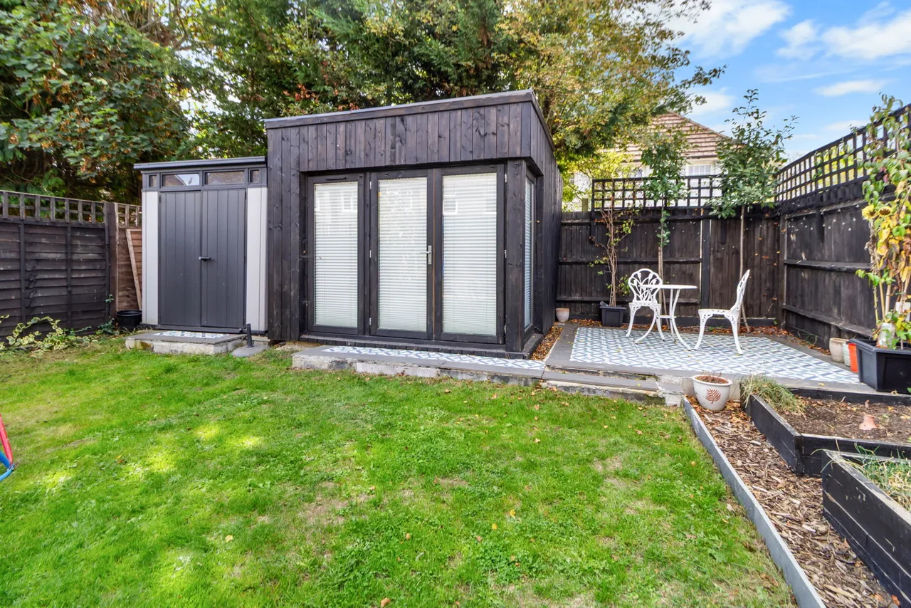 Cottenhams, Blindley Heath, RH7, photo 9