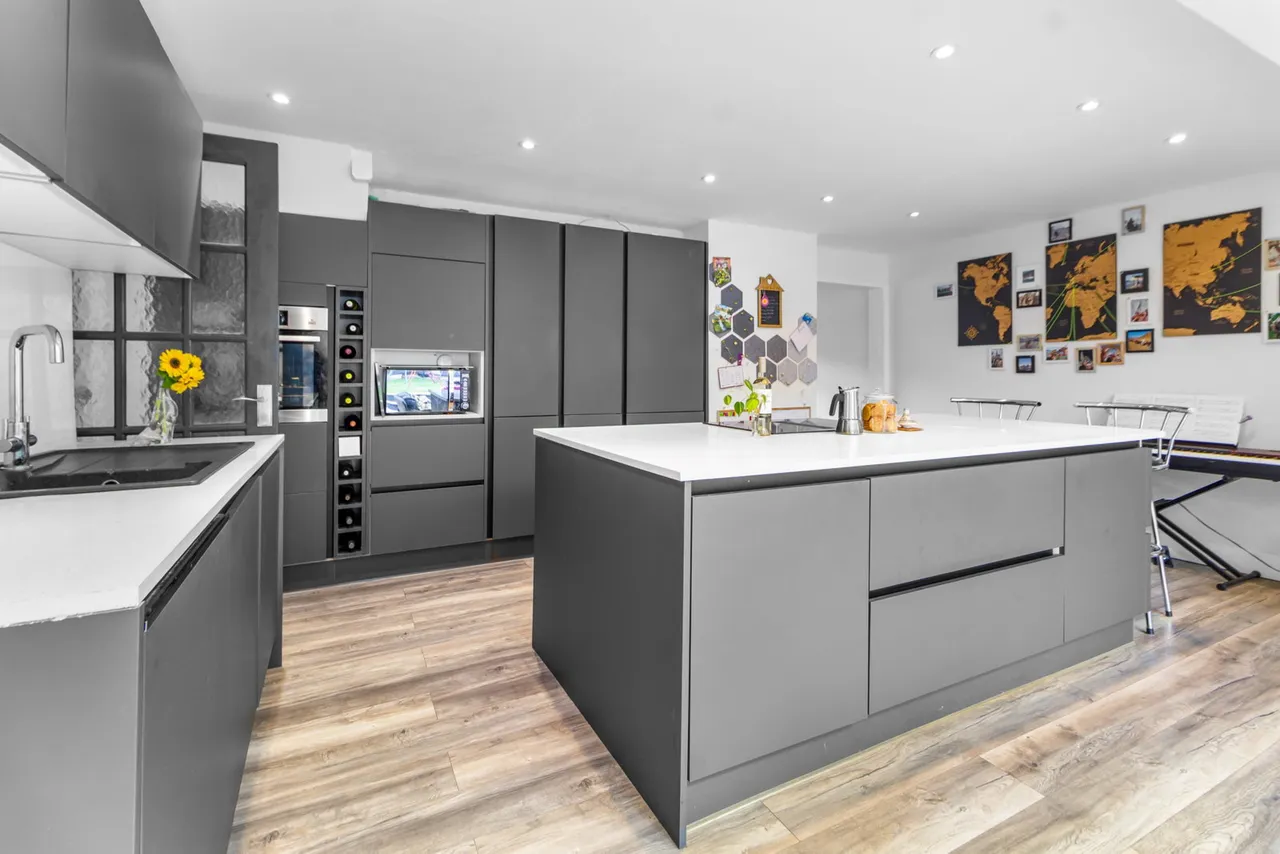 Cottenhams, Blindley Heath, RH7, photo 5