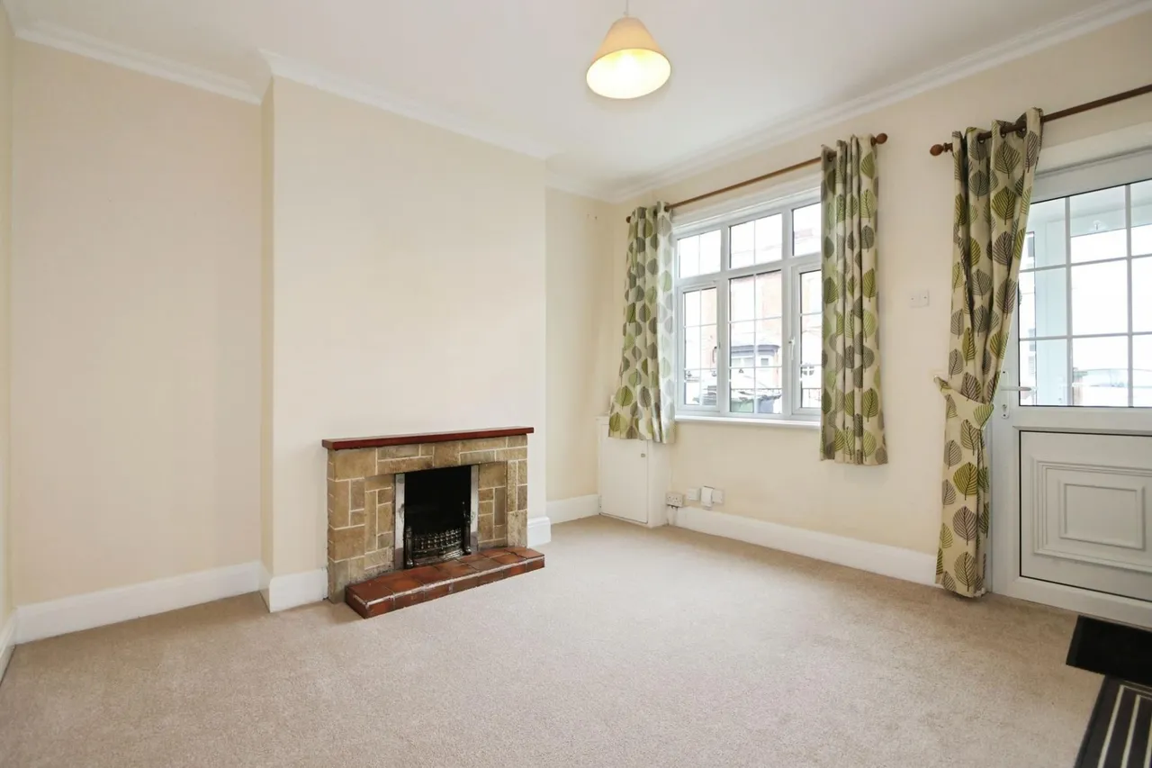 Avenue Road, Ashby-De-La-Zouch, LE65, photo 2