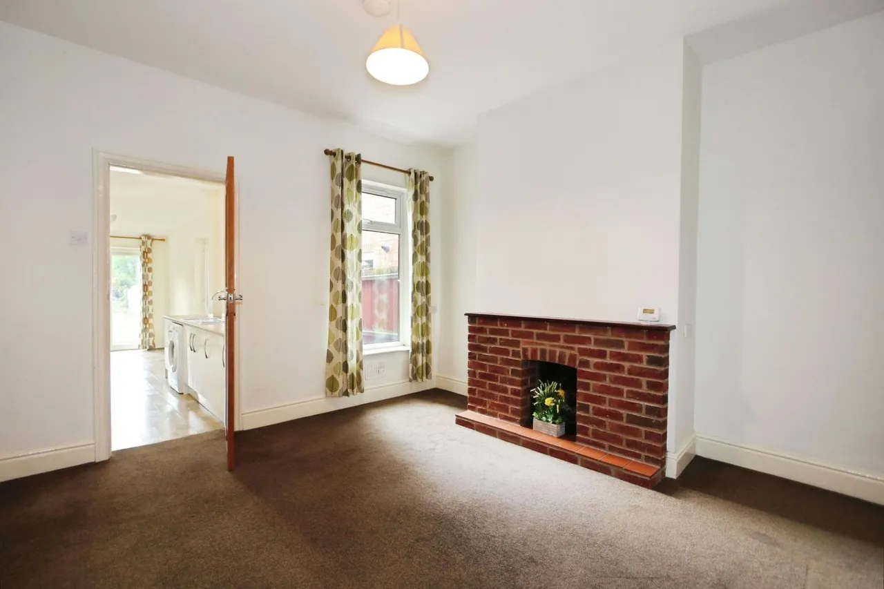 Avenue Road, Ashby-De-La-Zouch, LE65, photo 4