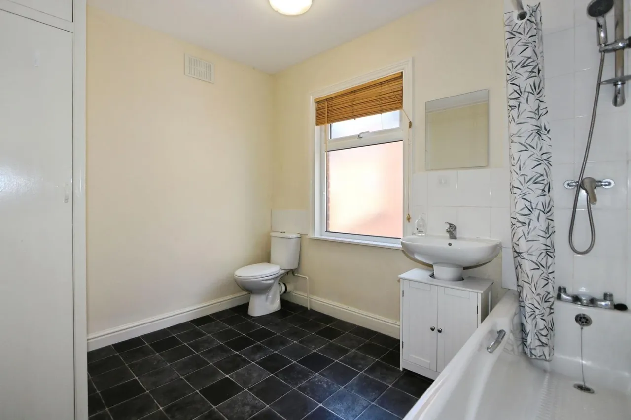 Avenue Road, Ashby-De-La-Zouch, LE65, photo 11