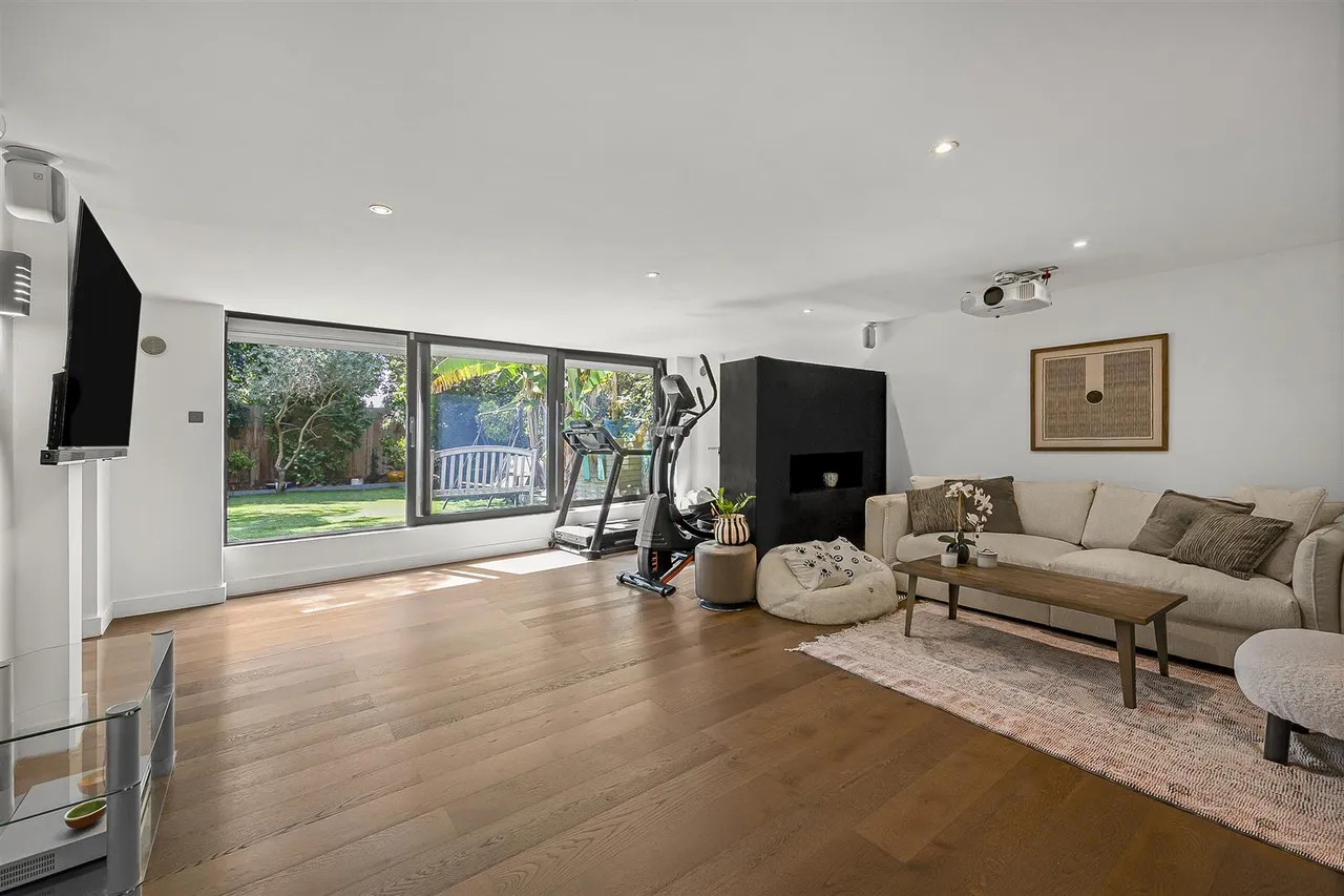 Helenslea Avenue, Golders Green, NW11, photo 10