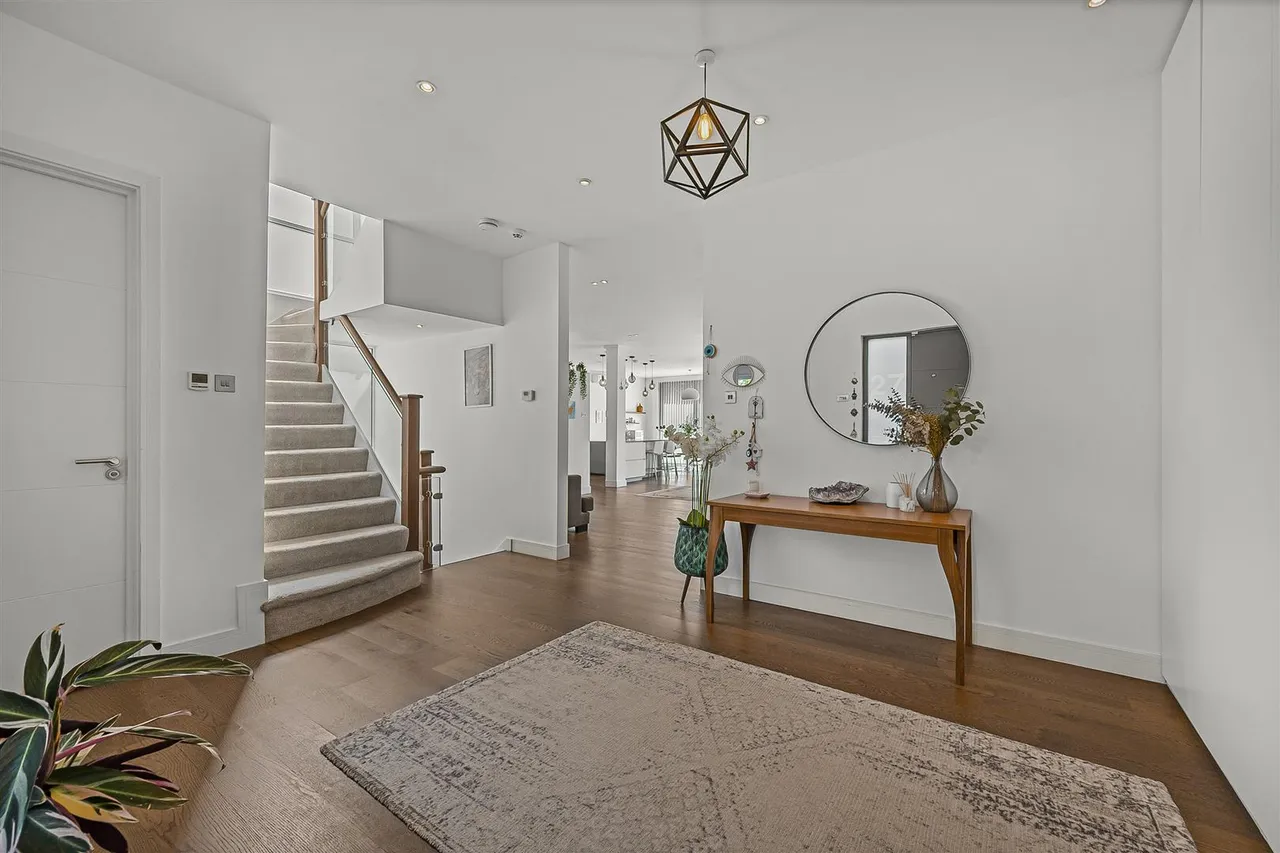 Helenslea Avenue, Golders Green, NW11, photo 2