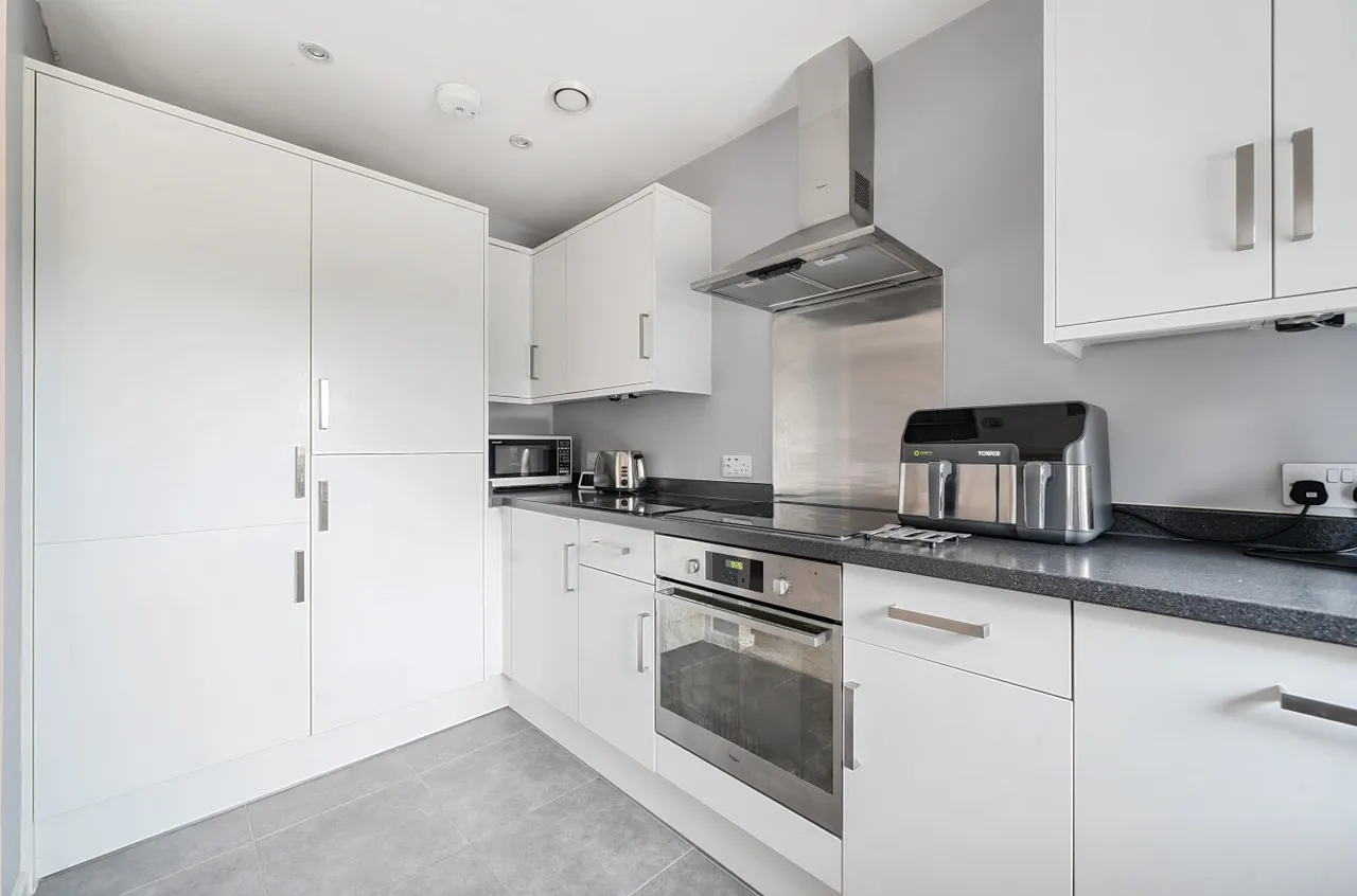 London Road, Binfield, Bracknell, Berkshire, RG42 4FA, photo 5