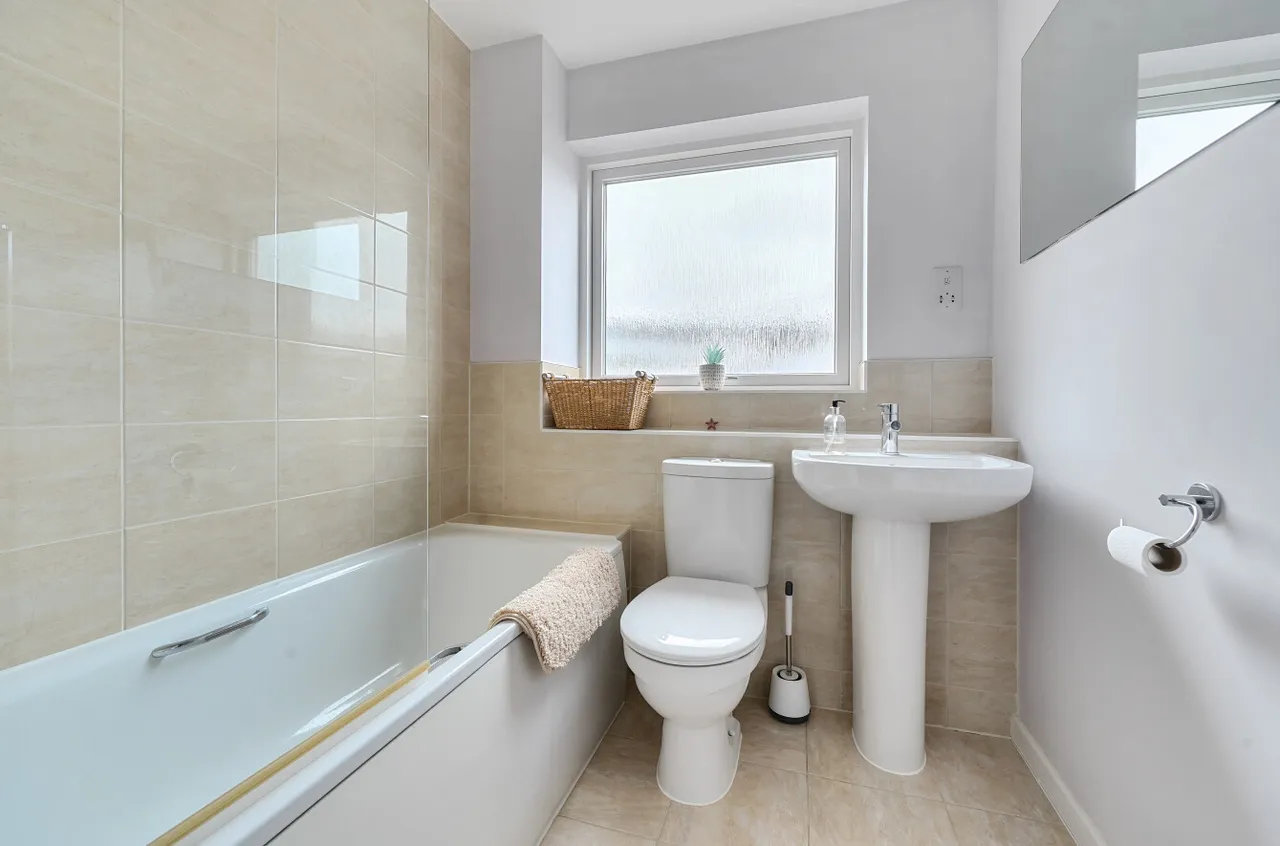 London Road, Binfield, Bracknell, Berkshire, RG42 4FA, photo 11