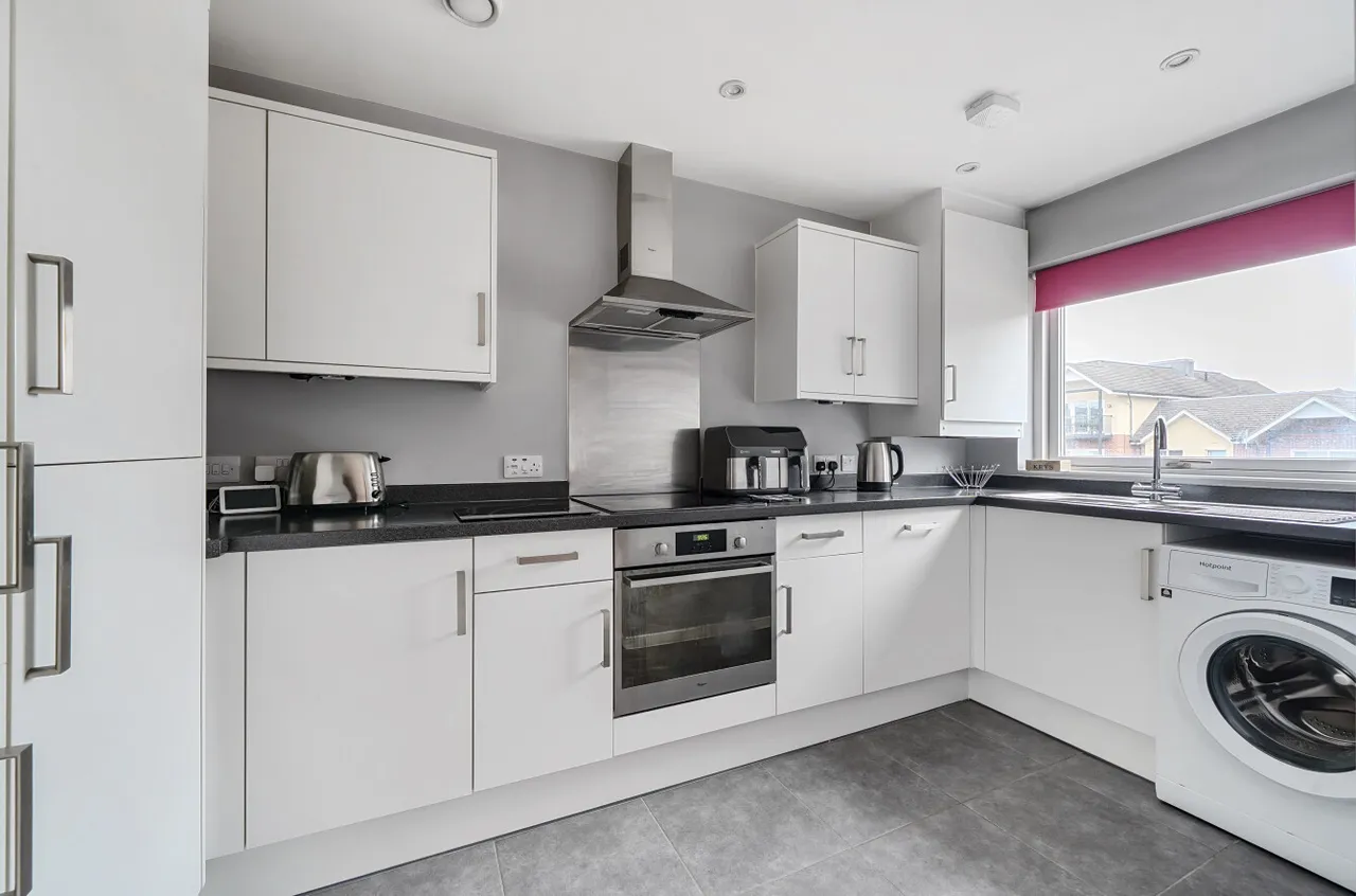 London Road, Binfield, Bracknell, Berkshire, RG42 4FA, photo 2