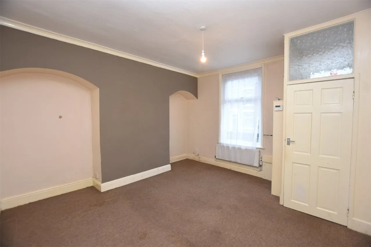 St. James Street, Mill Hill, Blackburn, Lancashire, BB2, photo 2
