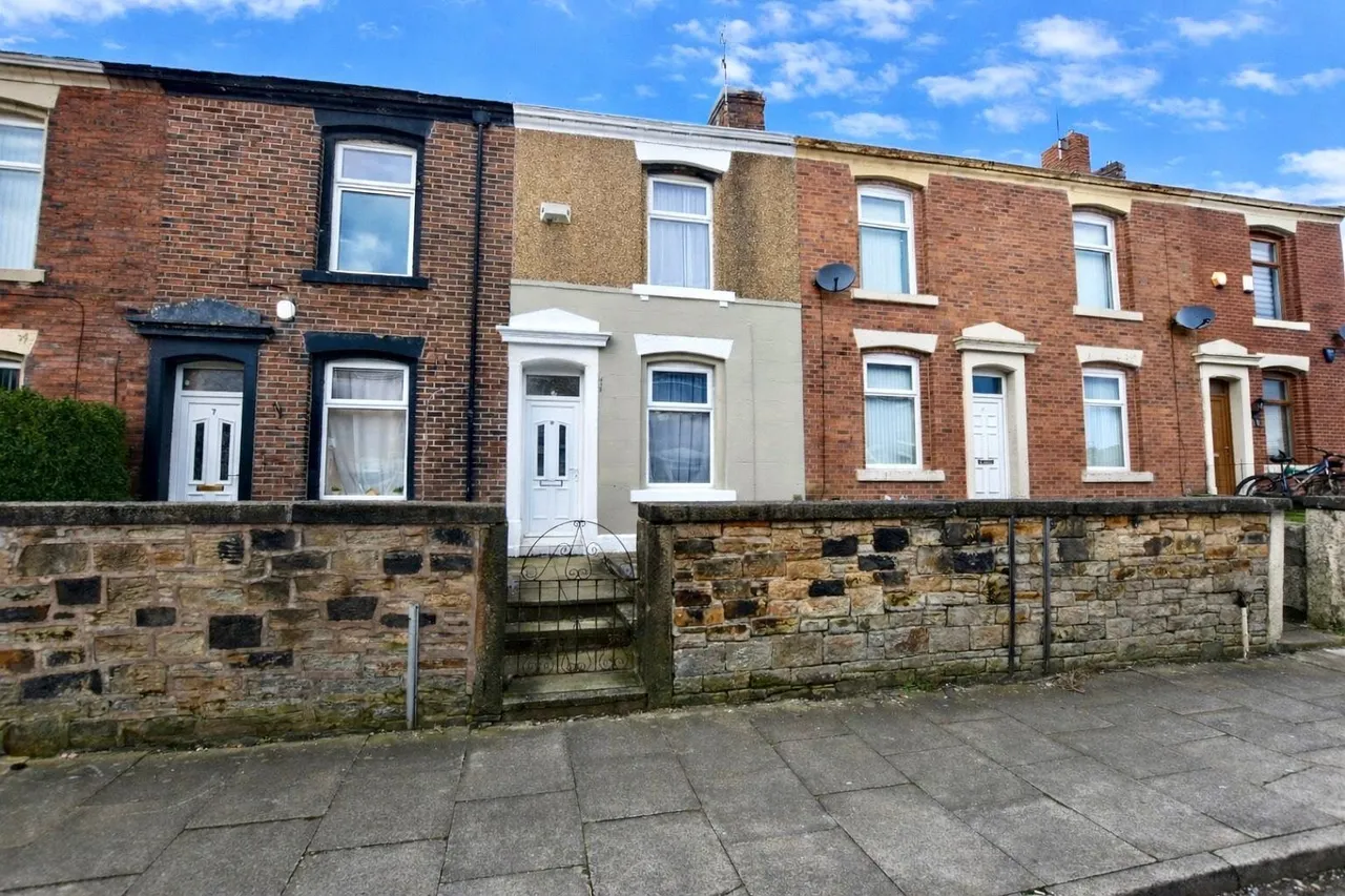 2 bed house for sale — St. James Street, Mill Hill, Blackburn, Lancashire, BB2