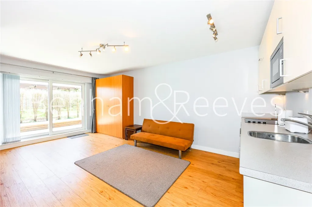 Boulevard Drive, Beaufort Park, NW9, photo 5