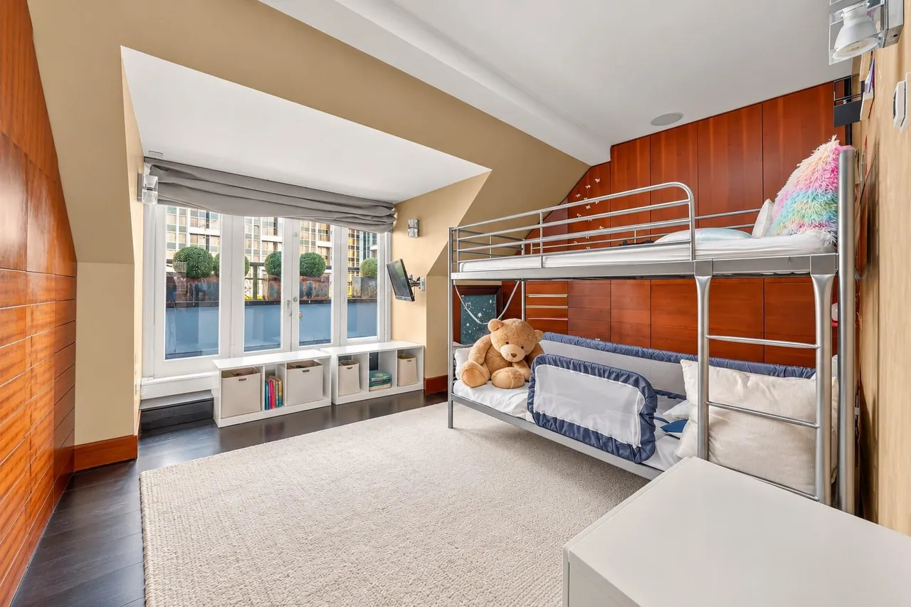 Kensington Court, Kensington, W8, photo 27