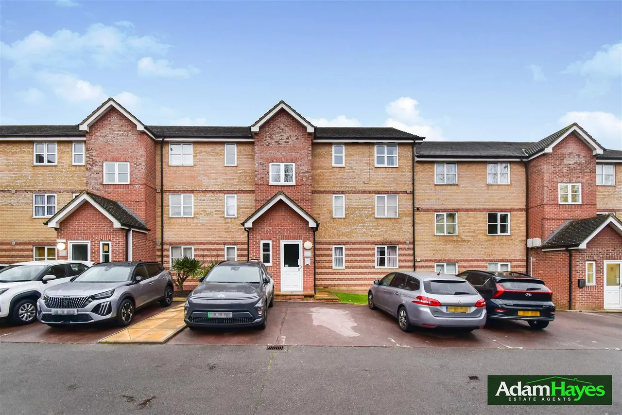 Vanderville Gardens, East Finchley, N2, photo 3