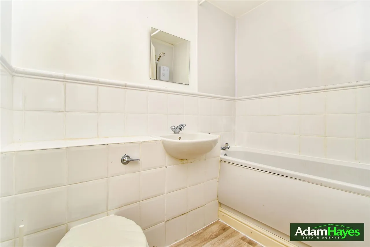 Vanderville Gardens, East Finchley, N2, photo 6