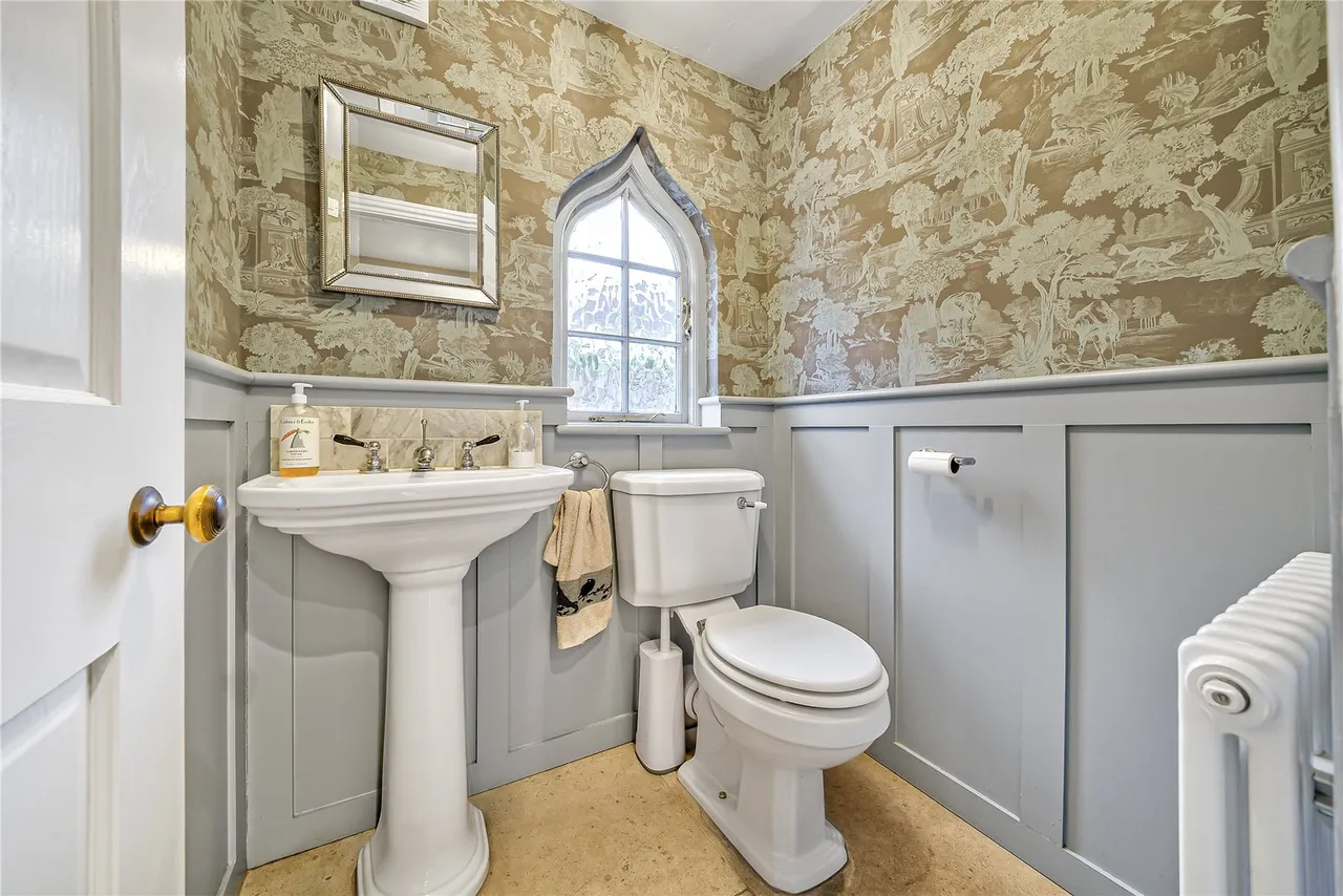 A Georgian Country House in the South Downs, 2.7 Acres, photo 27