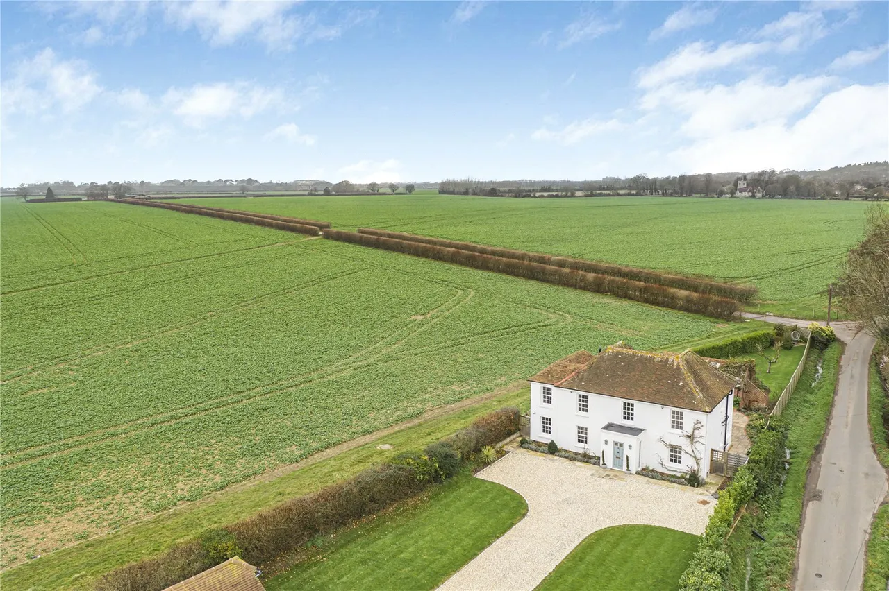 A Georgian Country House in the South Downs, 2.7 Acres, photo 58