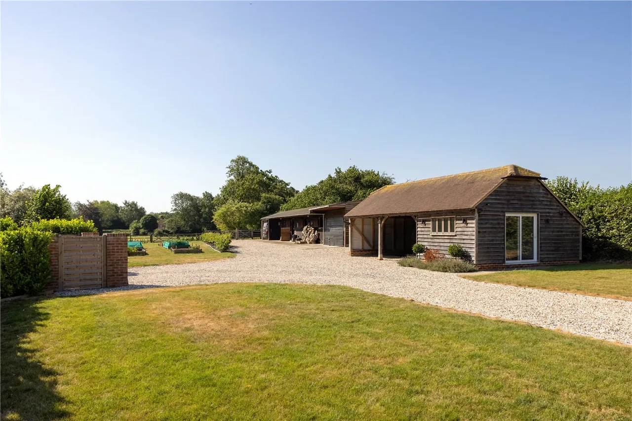 A Georgian Country House in the South Downs, 2.7 Acres, photo 21