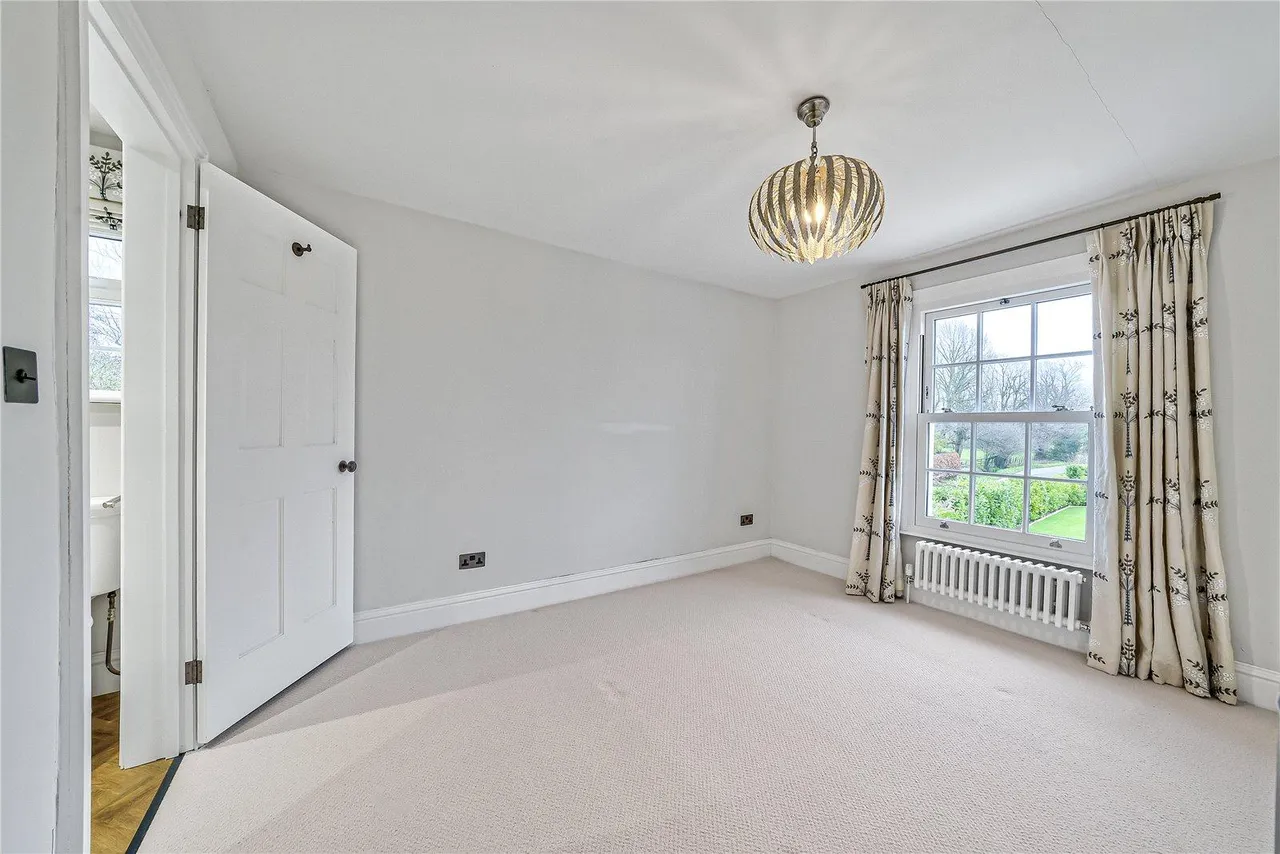 A Georgian Country House in the South Downs, 2.7 Acres, photo 34