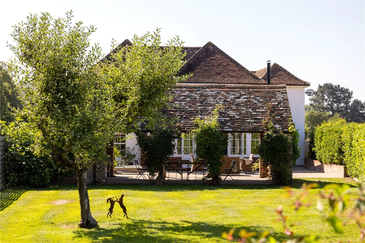 A Georgian Country House in the South Downs, 2.7 Acres, photo 24