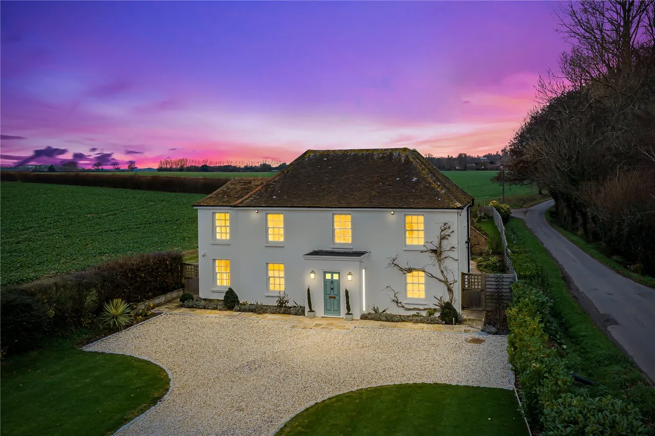 A Georgian Country House in the South Downs, 2.7 Acres, photo 14