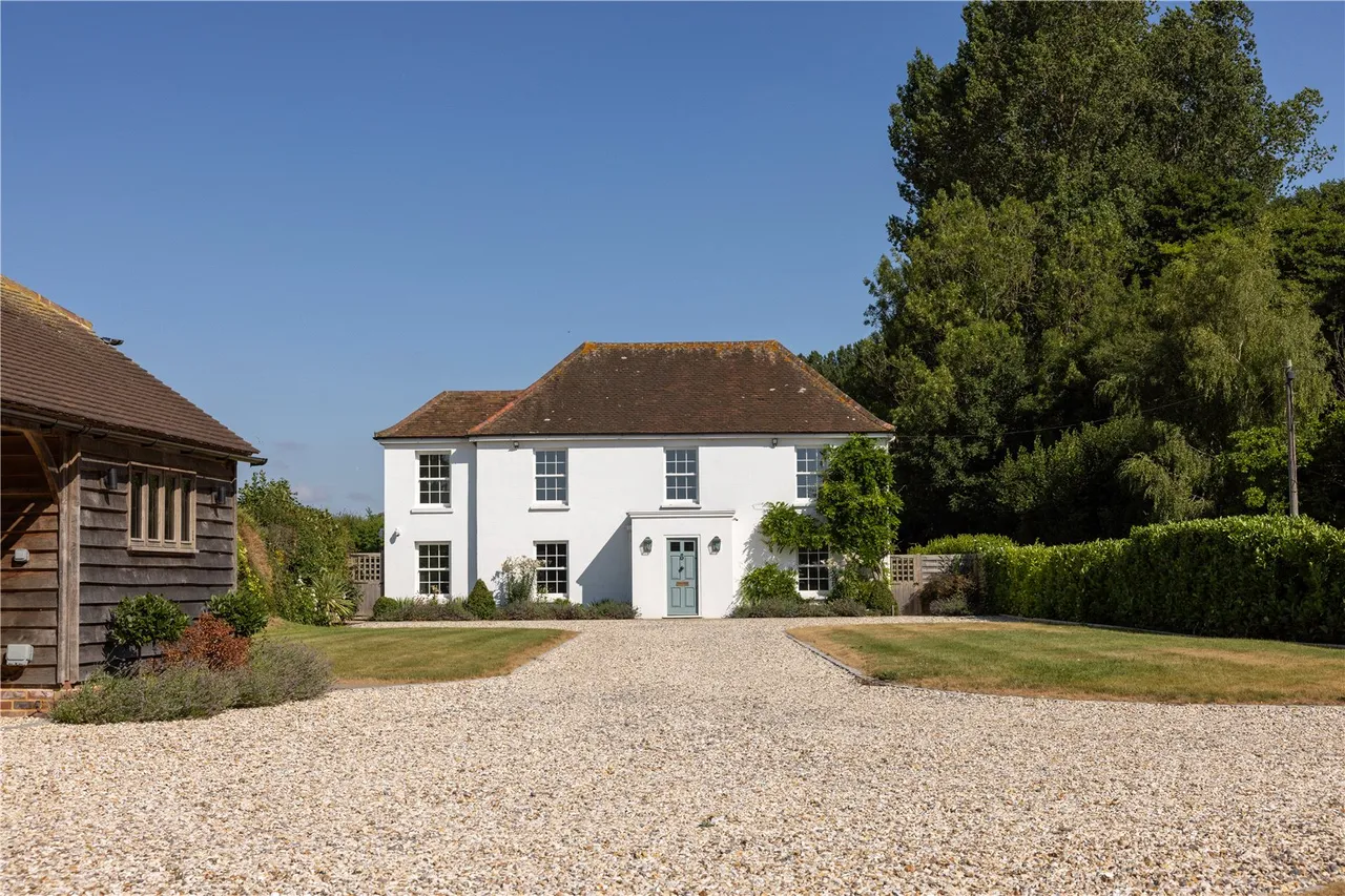 A Georgian Country House in the South Downs, 2.7 Acres, photo 11