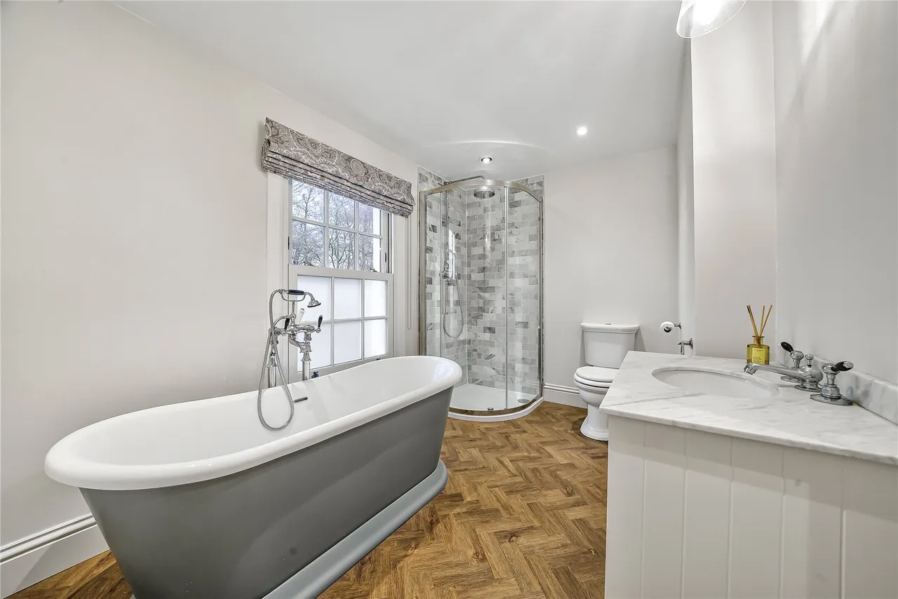 A Georgian Country House in the South Downs, 2.7 Acres, photo 38