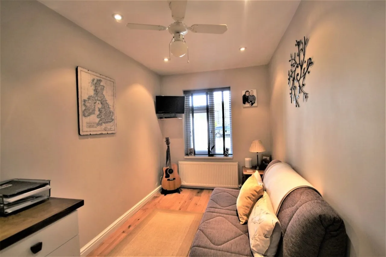 Hithermoor Road, Staines-upon-Thames, photo 7