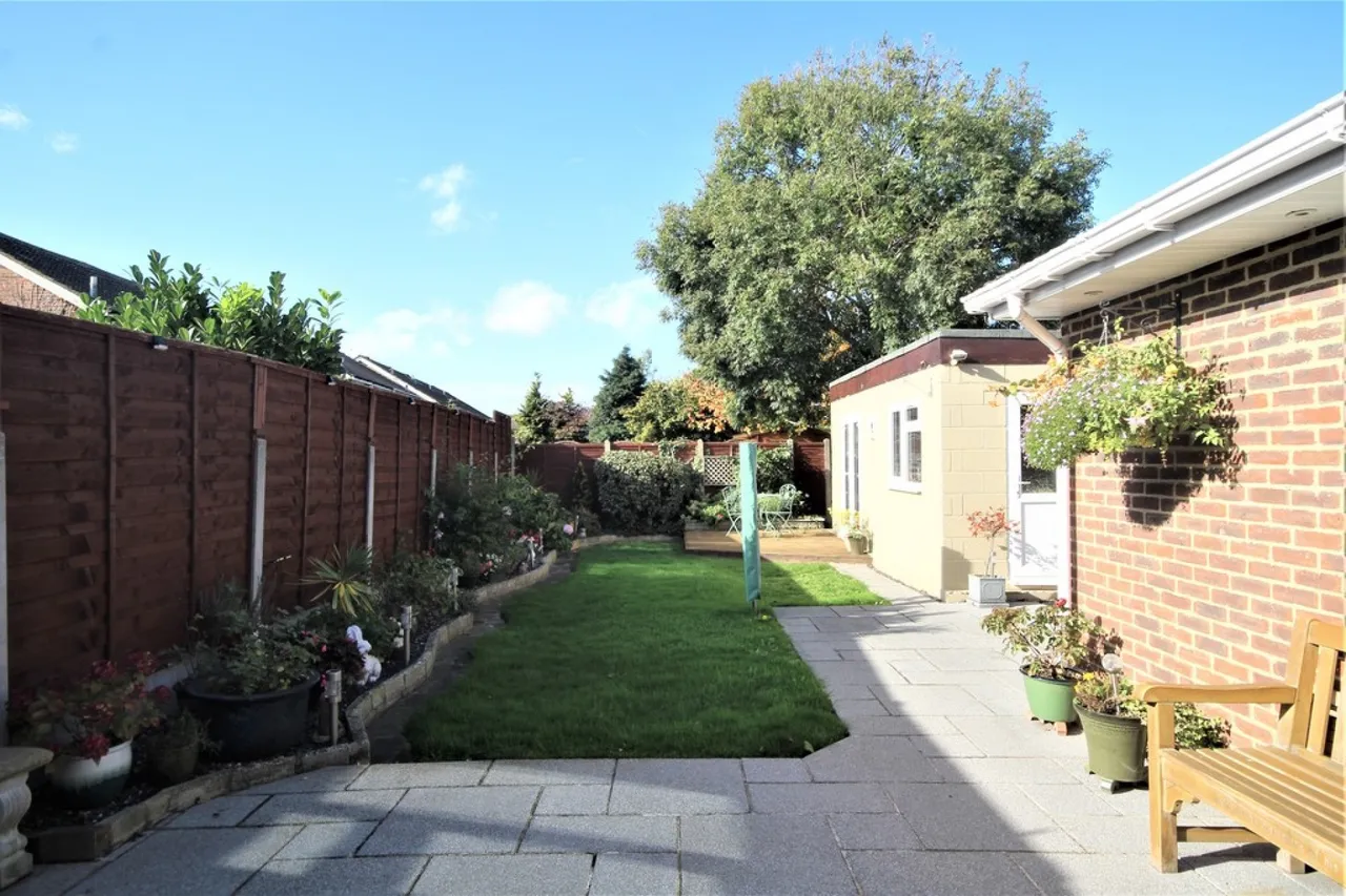 Hithermoor Road, Staines-upon-Thames, photo 10