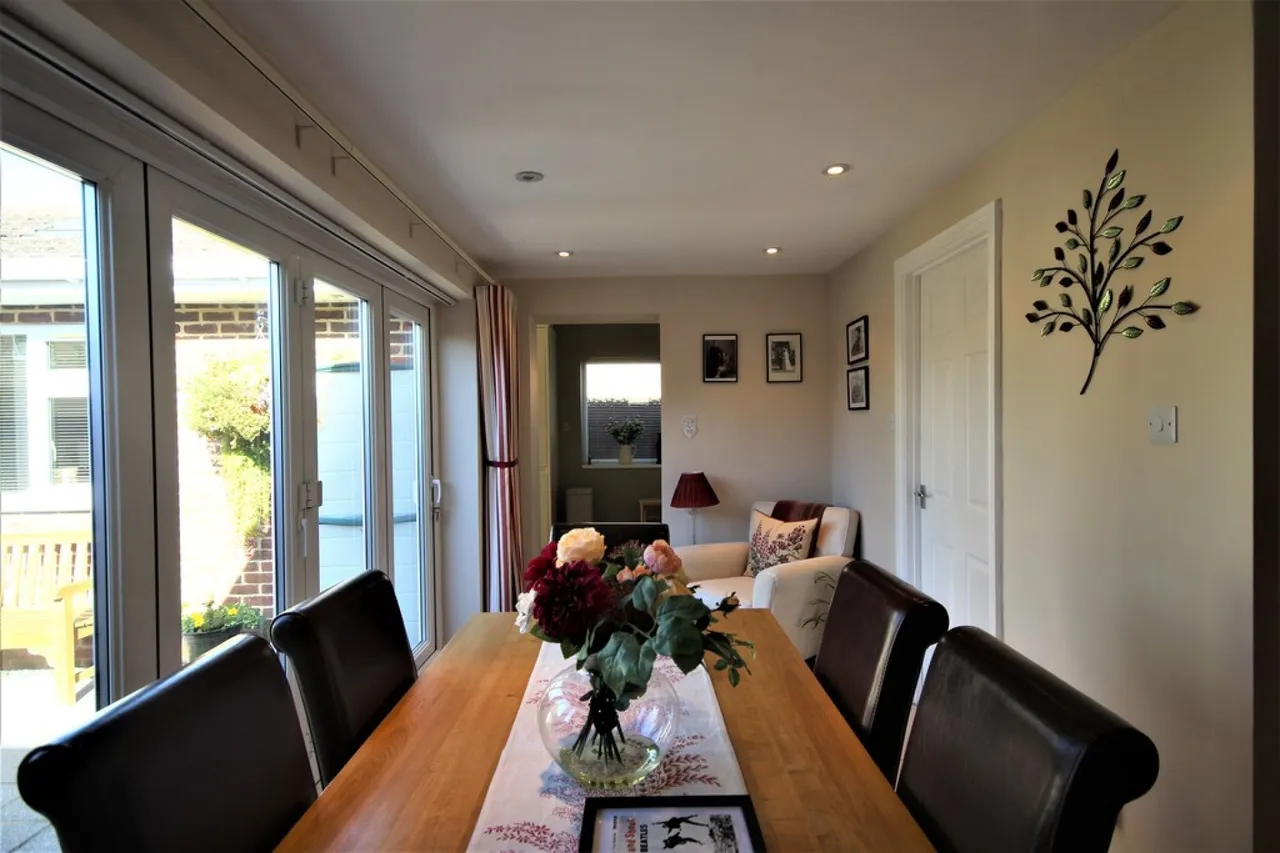 Hithermoor Road, Staines-upon-Thames, photo 4