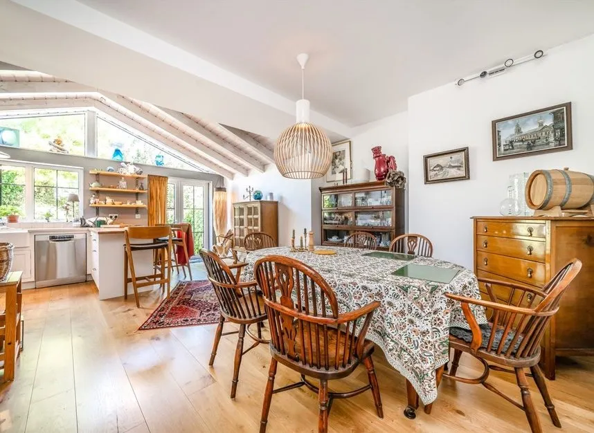 Michelham Gardens, Strawberry Hill, TW1, photo 2