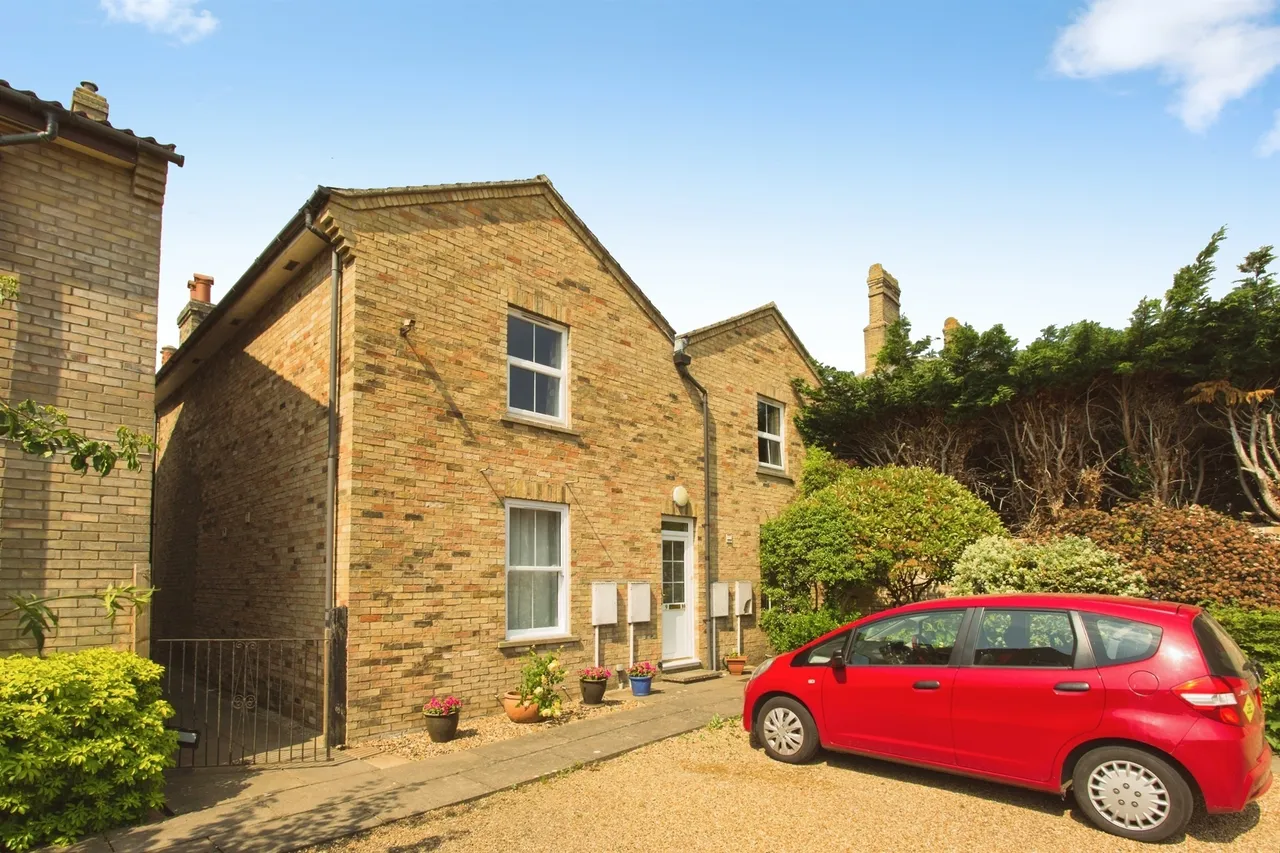 2 bed flat for sale — Beagle Court, Cottenham, Cambridge