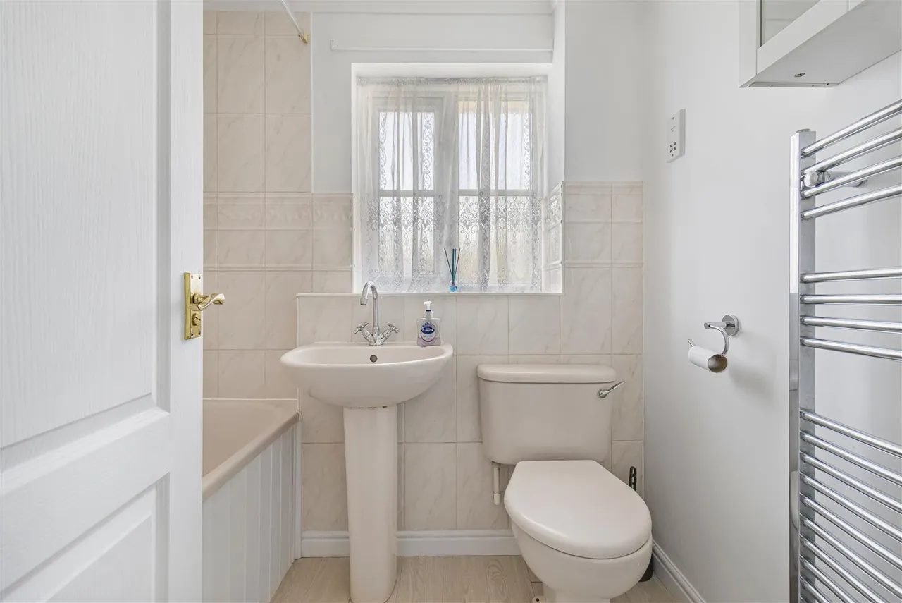 Lowry Close, Haverhill, CB9, photo 18