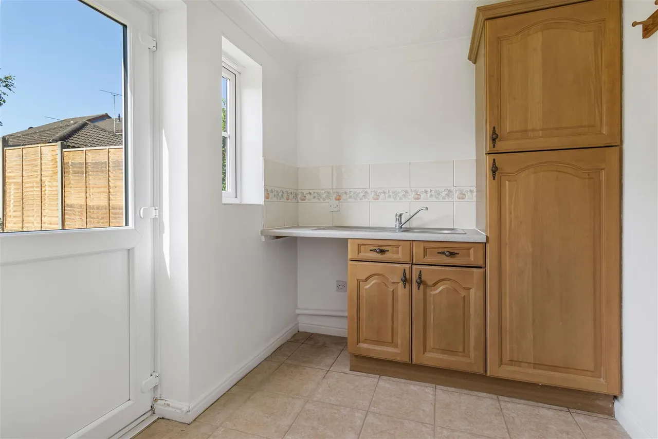 Lowry Close, Haverhill, CB9, photo 8