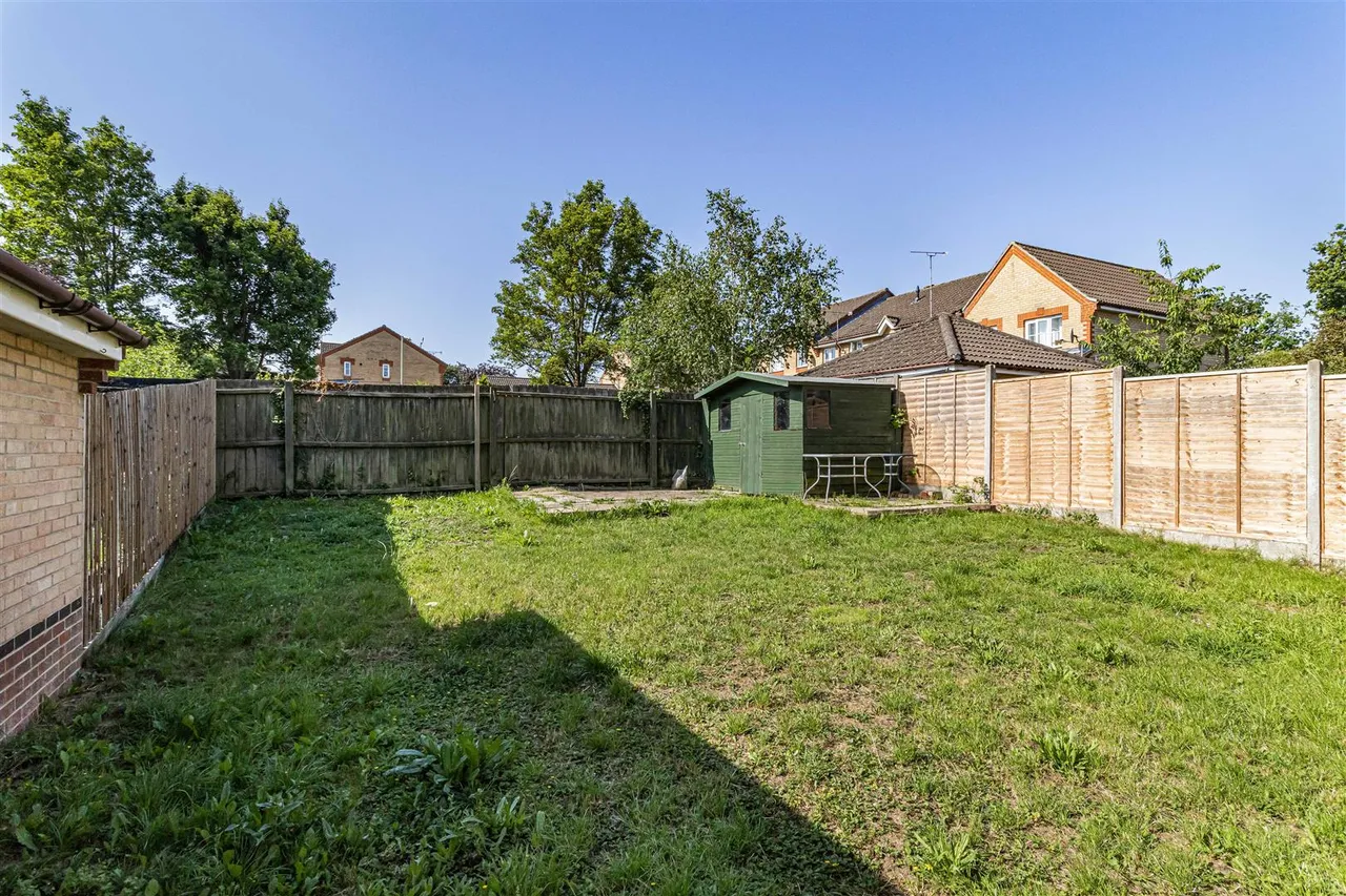 Lowry Close, Haverhill, CB9, photo 23