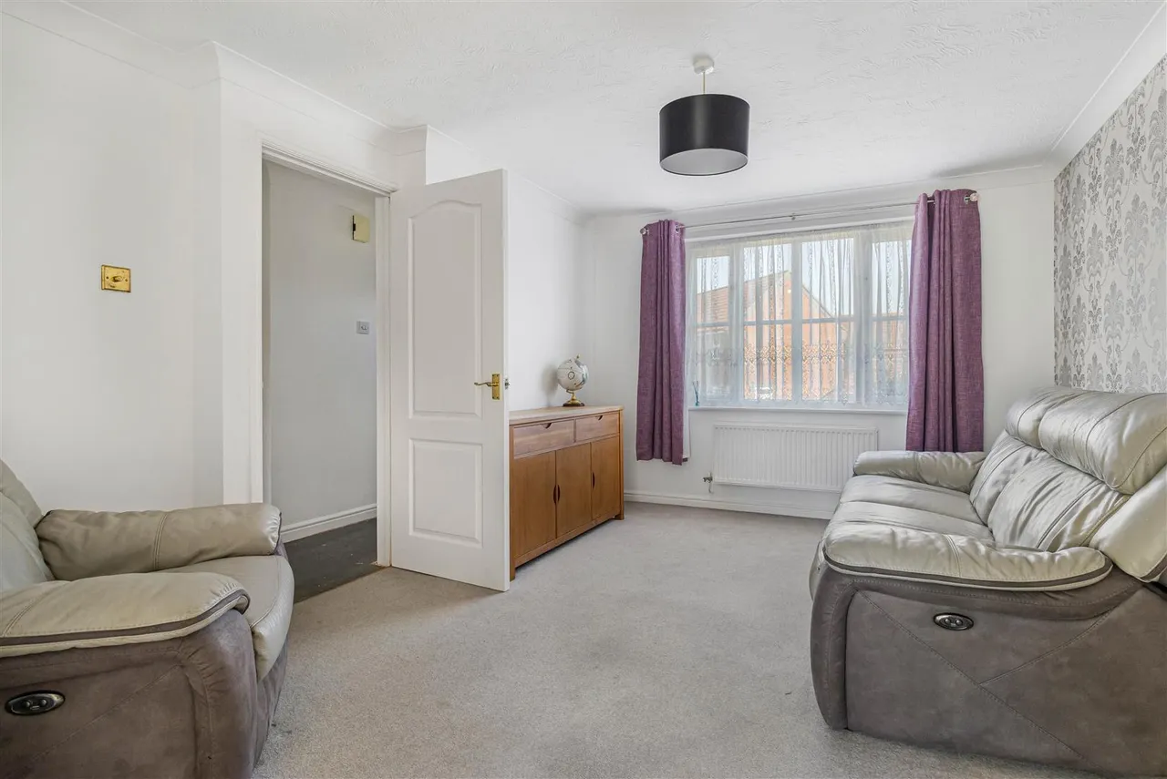 Lowry Close, Haverhill, CB9, photo 3