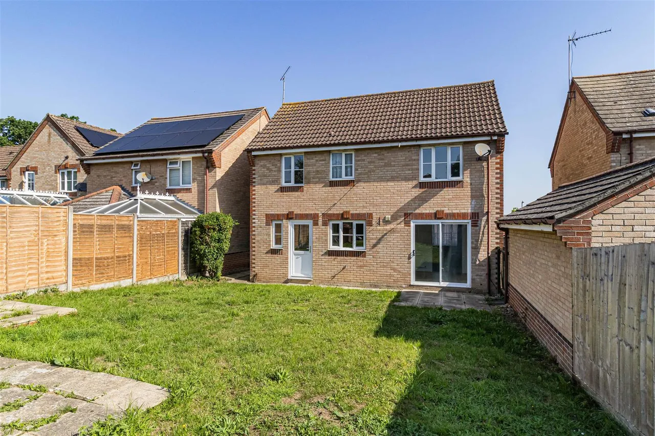 Lowry Close, Haverhill, CB9, photo 21