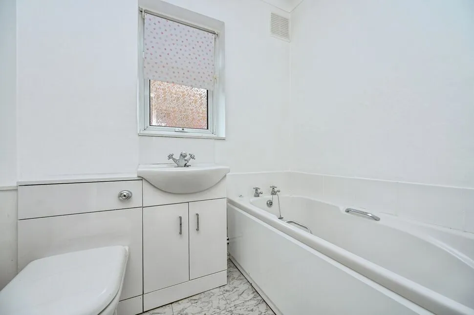 Martins Lane, Blakehall, WN8, photo 3